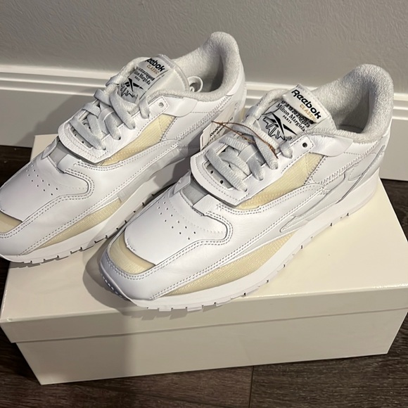 - Madison margiela and Reebok collaboration. - Picture 2 of 5